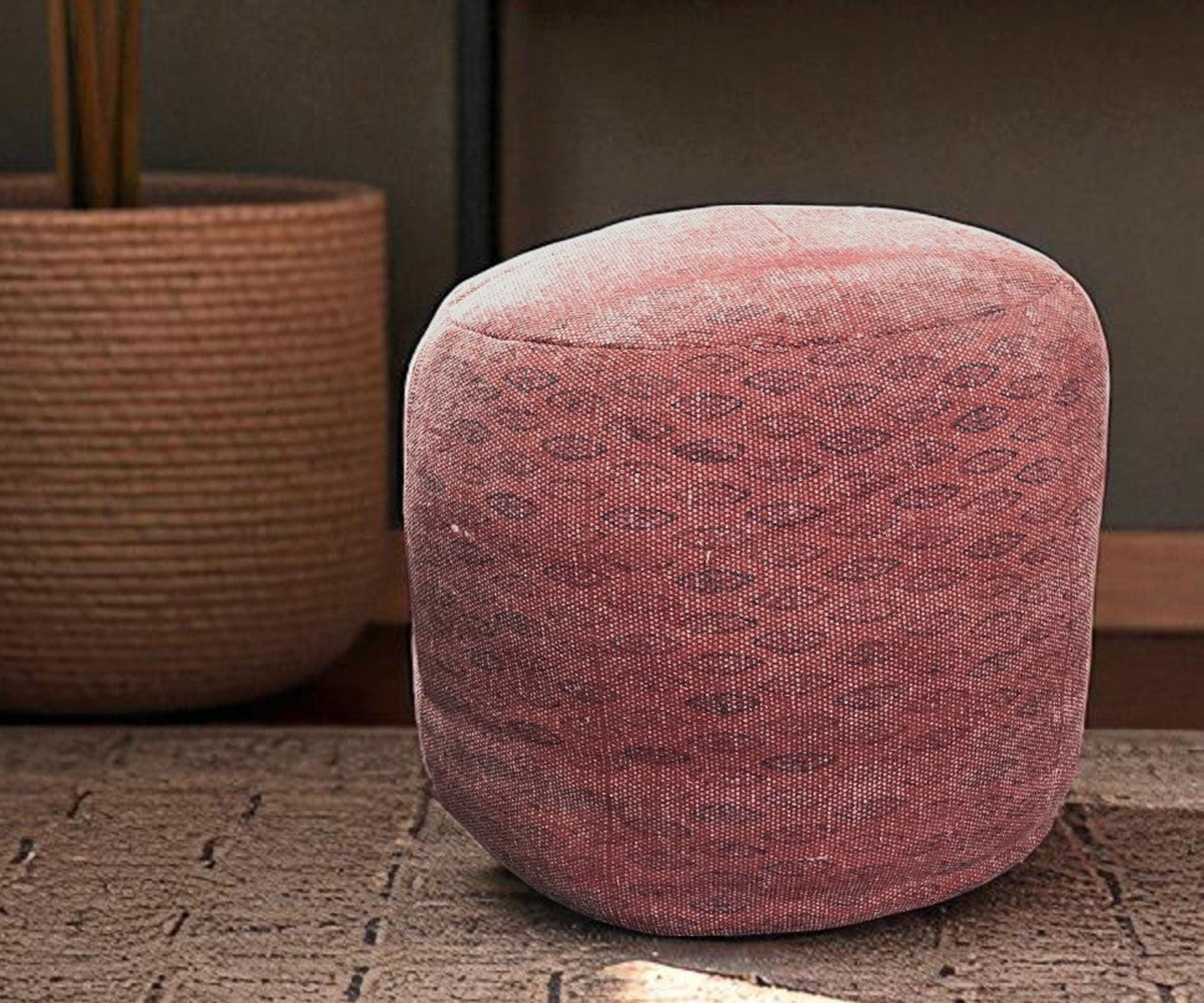 Red printed pouf