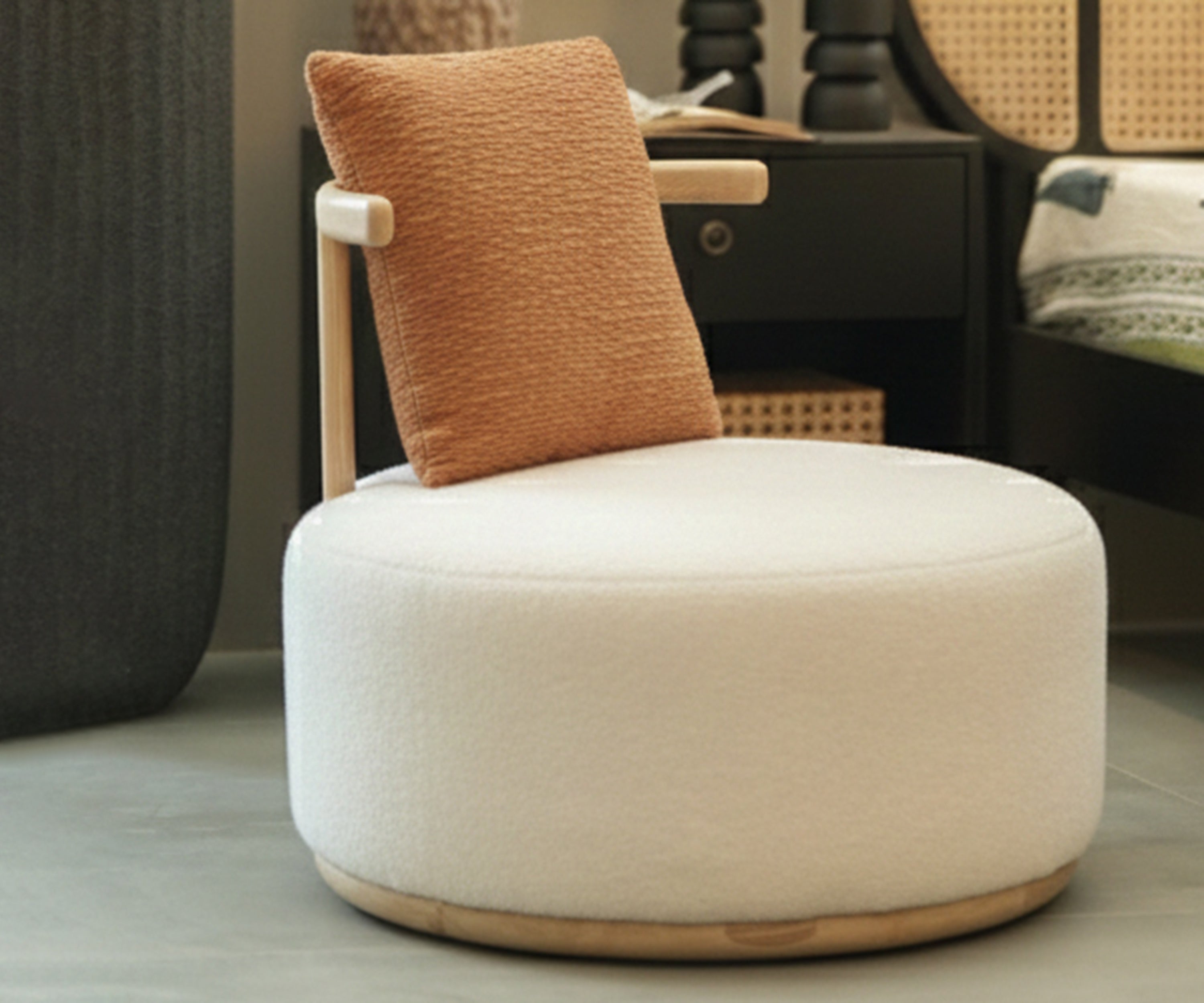 Foam Sponge Oak Armchair