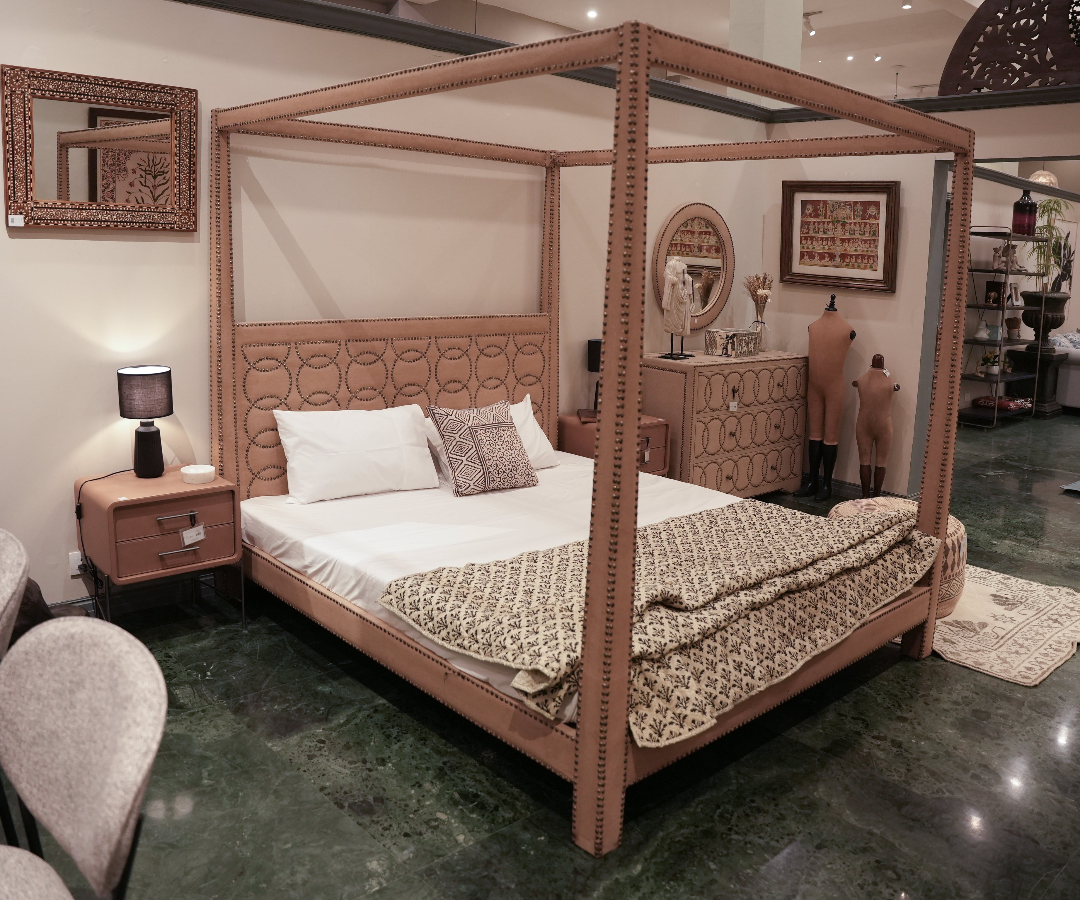 Regal Upholstered Poster Bed Without Storage