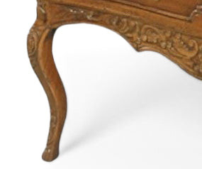 A French Provincial 18'th Century Chest of Drawer