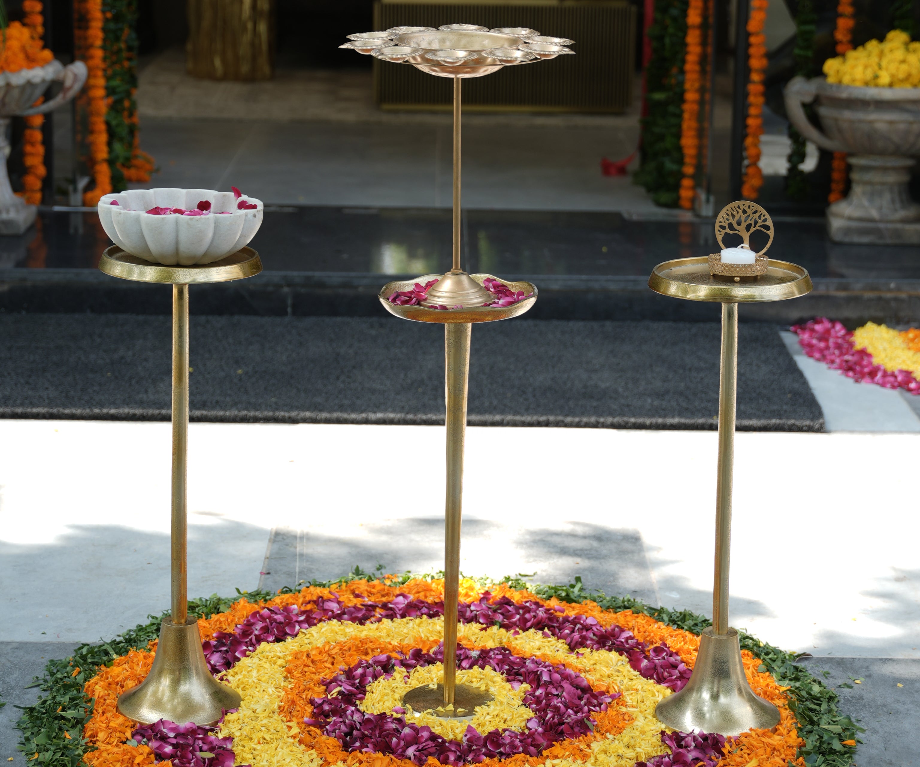 Golden Luxe: Martini Tiered Peg Table