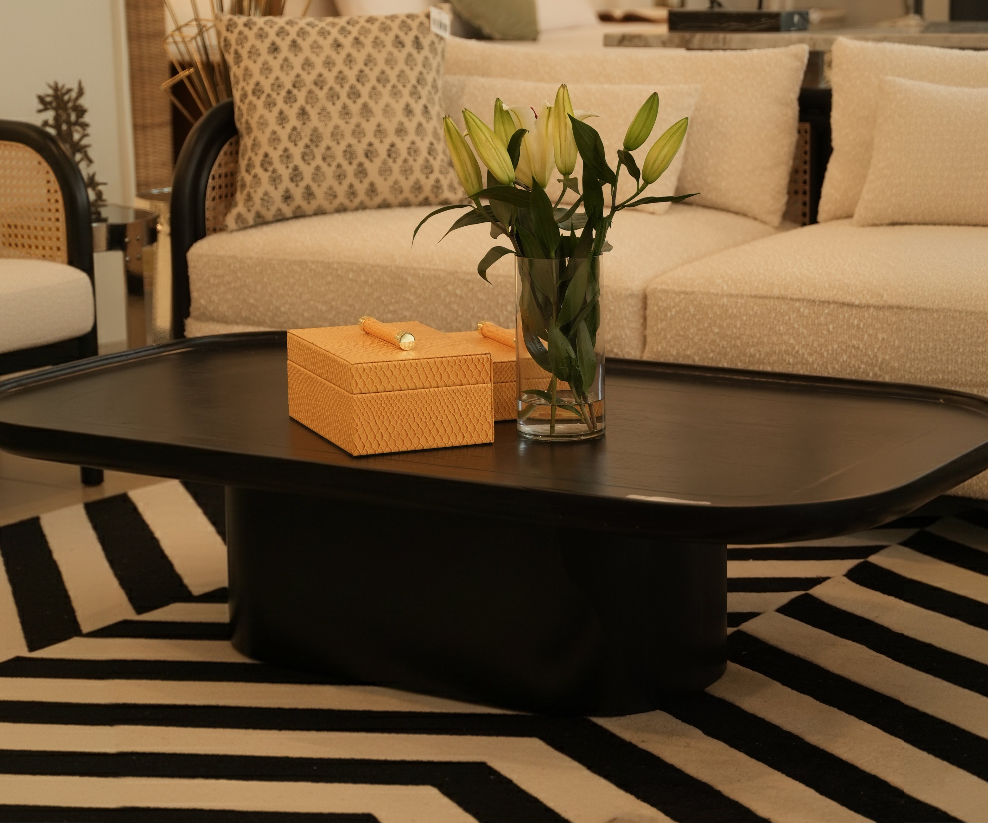 Tray top Centered Table