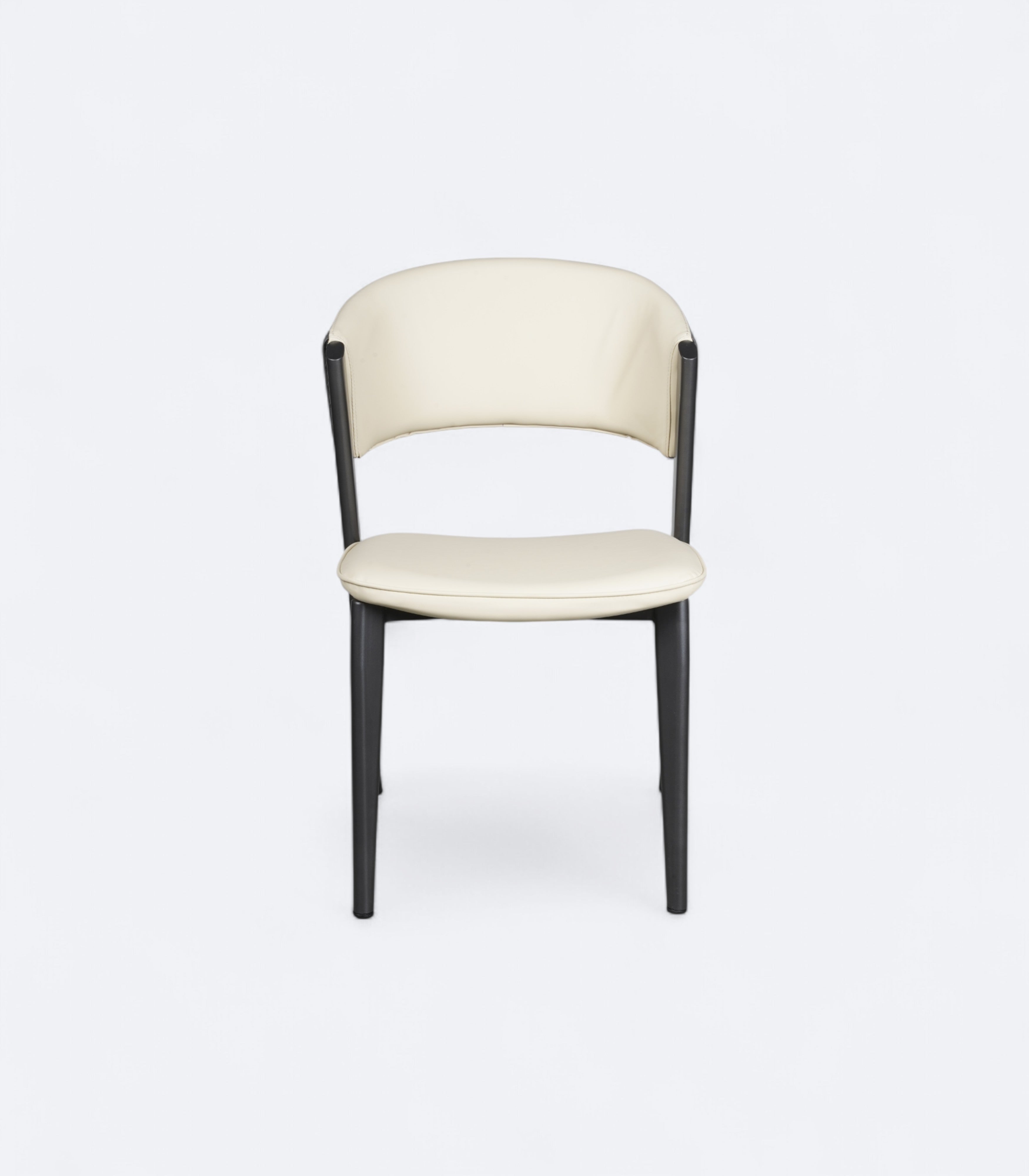 Sleek Beauty: Curved Back Wooden Dining Chair in Leather